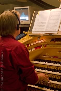 Opera organist