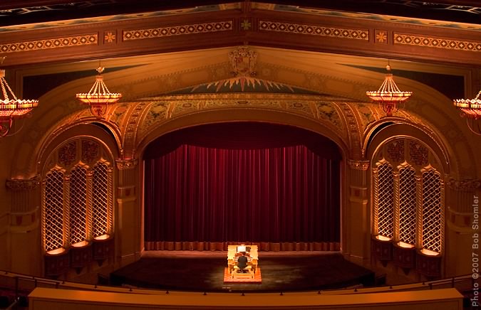 pre-movie organ concert