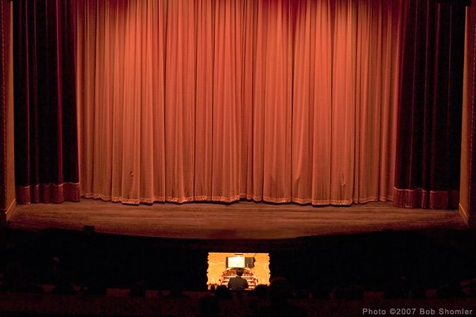 pre-movie organ concert