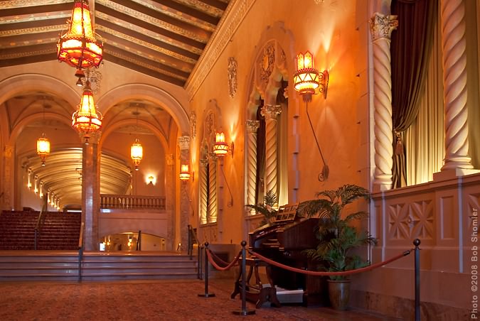 lobby organ